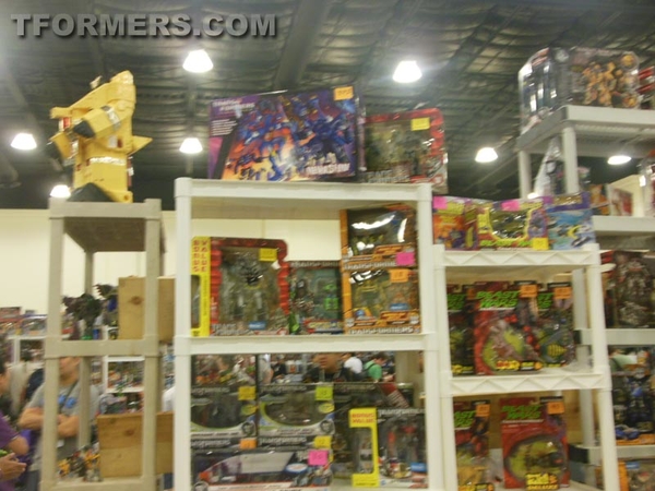 BotCon 2013   The Transformers Convention Dealer Room Image Gallery   OVER 500 Images  (38 of 582)